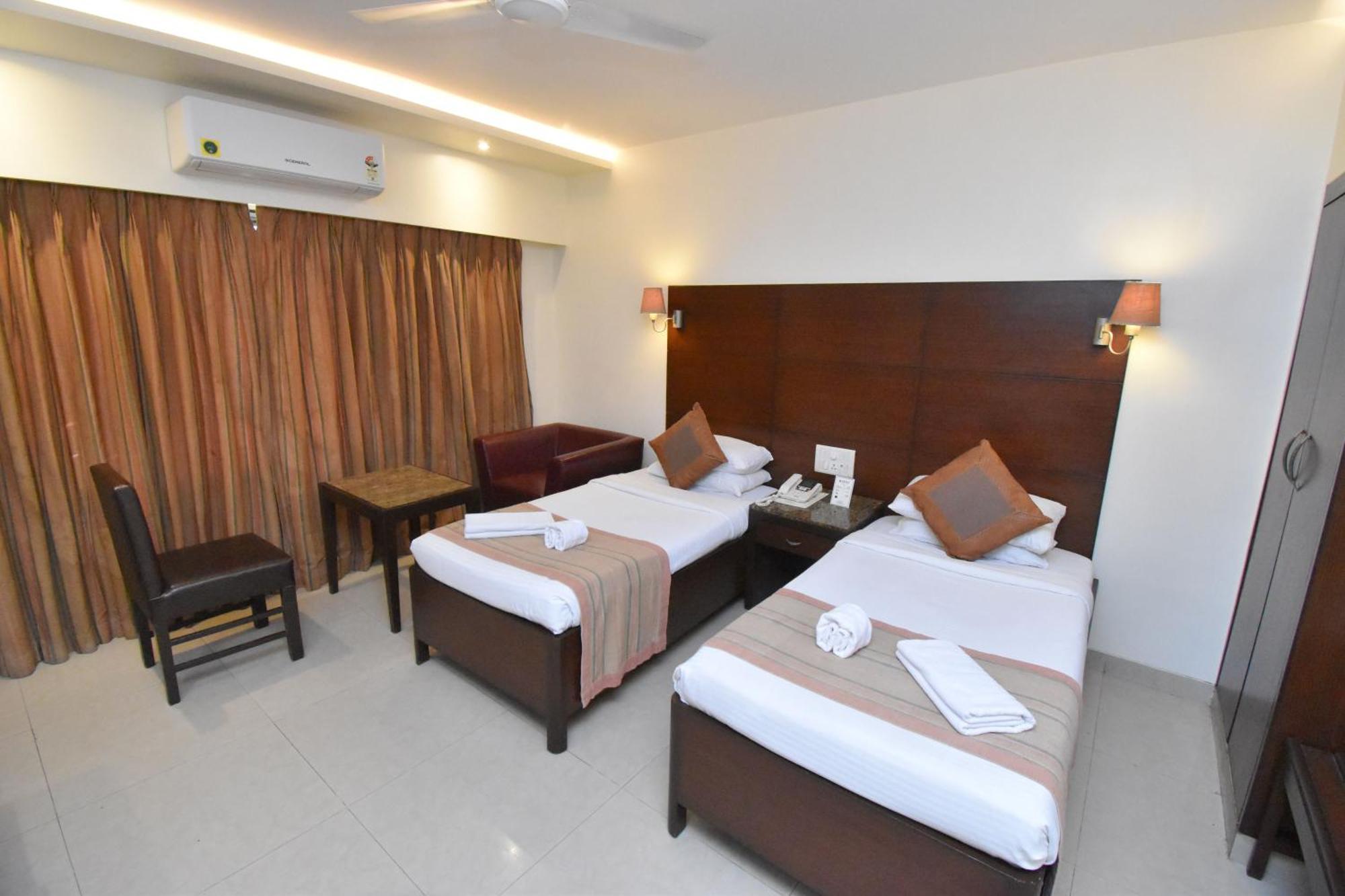 Kings International Juhu Hotel Mumbai Exterior photo