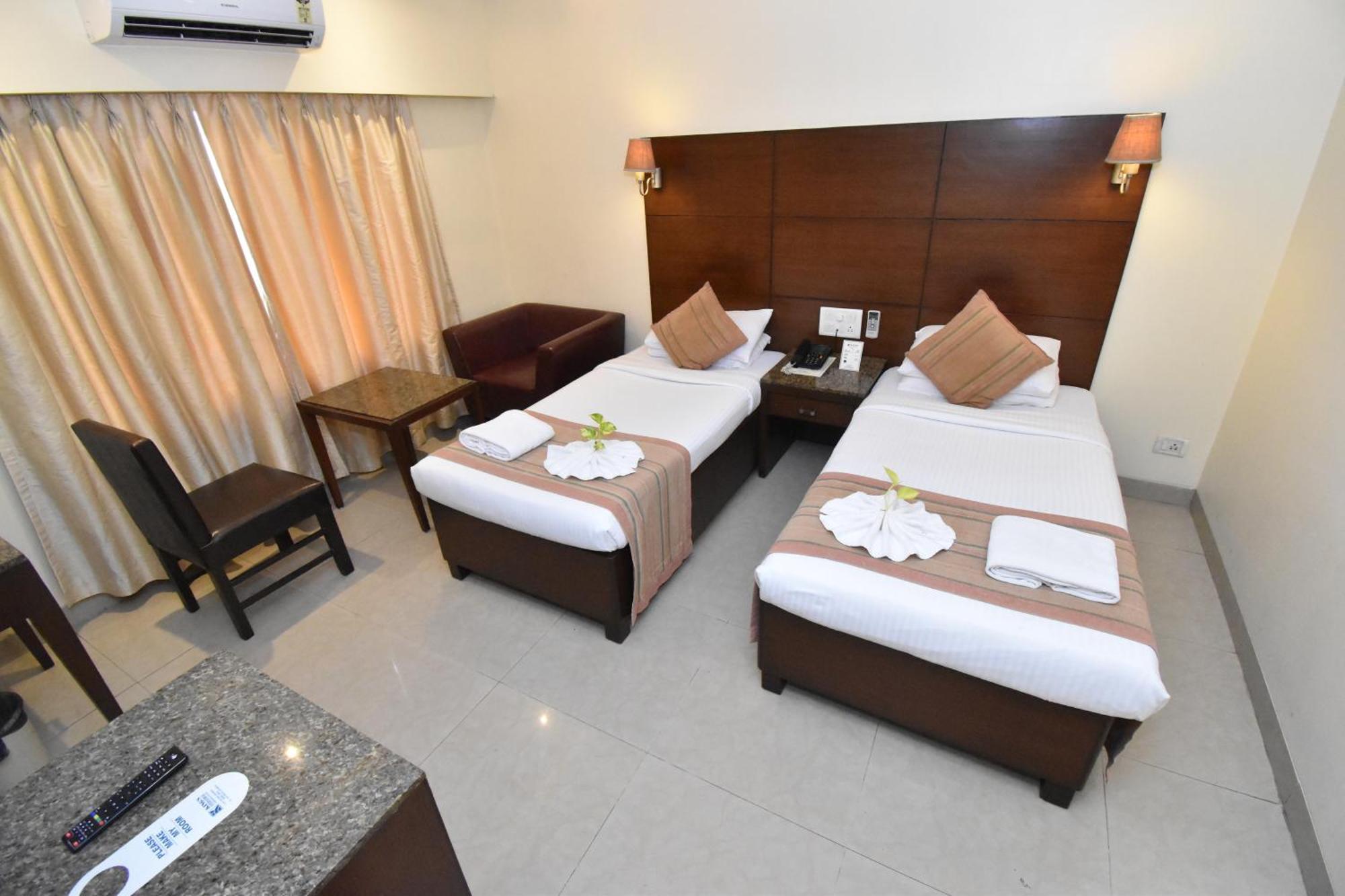 Kings International Juhu Hotel Mumbai Exterior photo