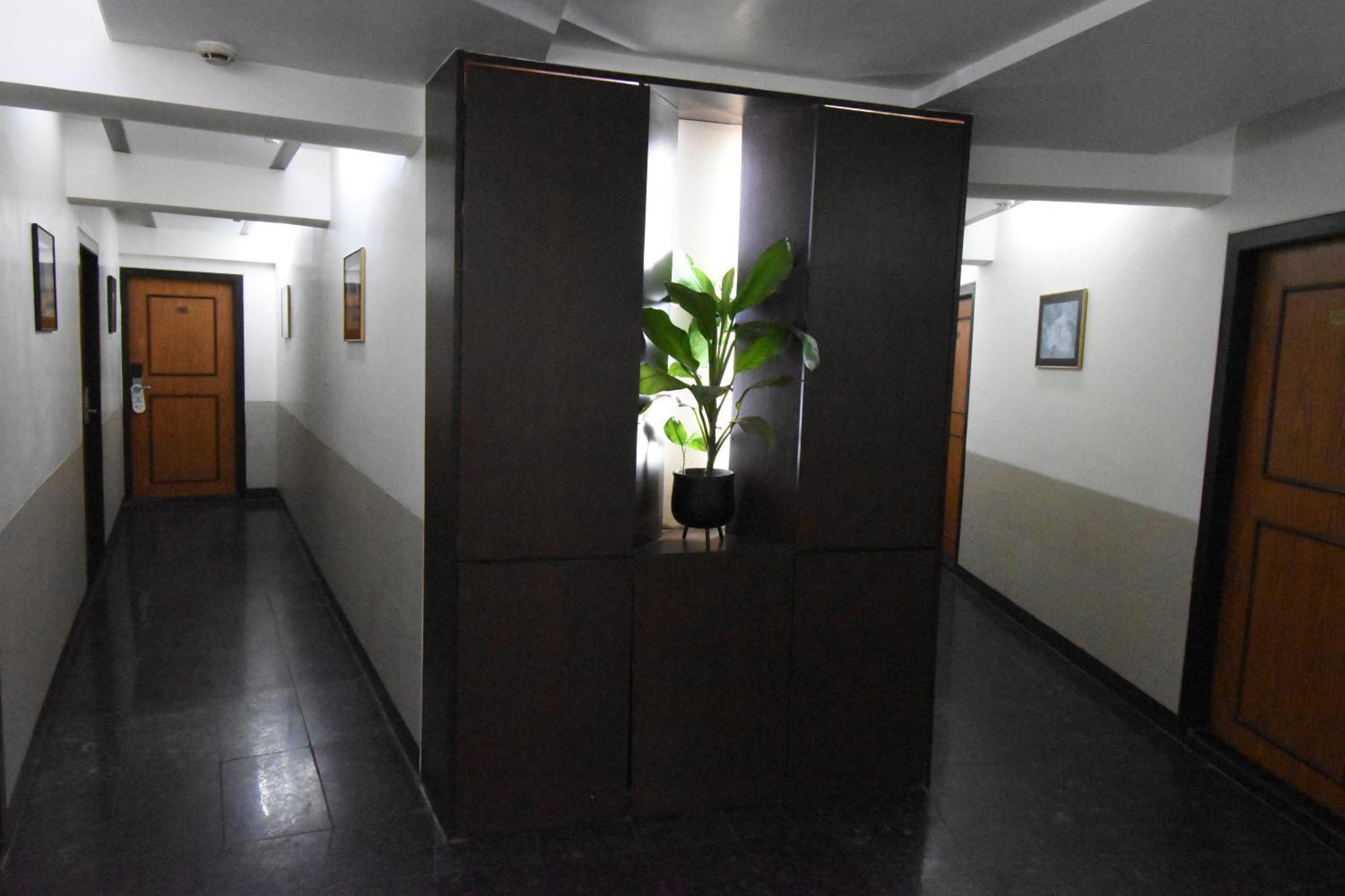 Kings International Juhu Hotel Mumbai Exterior photo