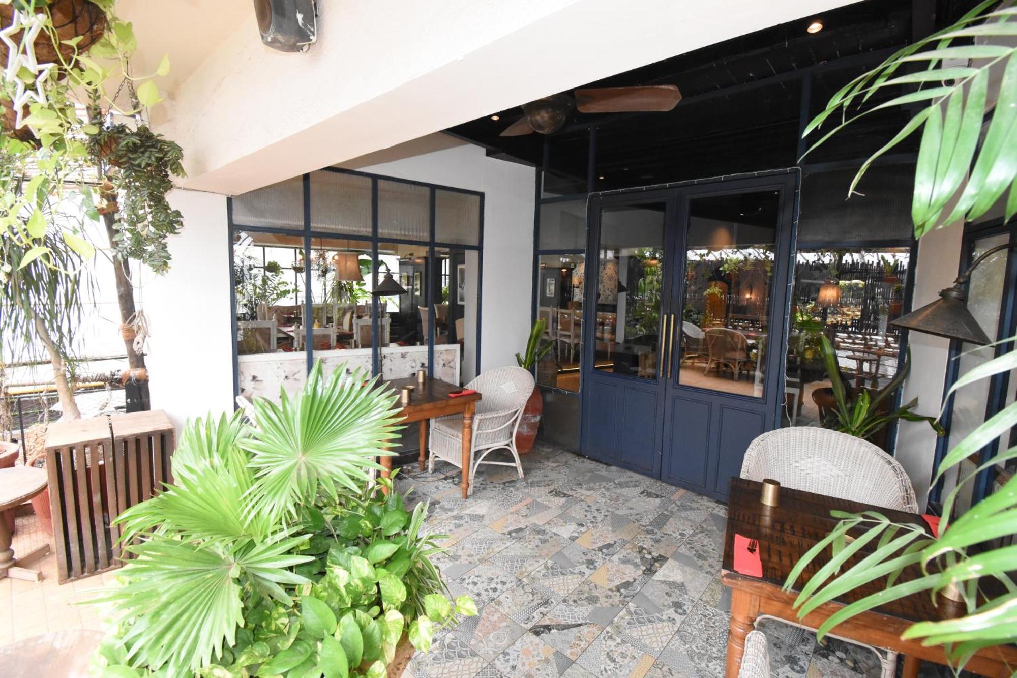 Kings International Juhu Hotel Mumbai Exterior photo